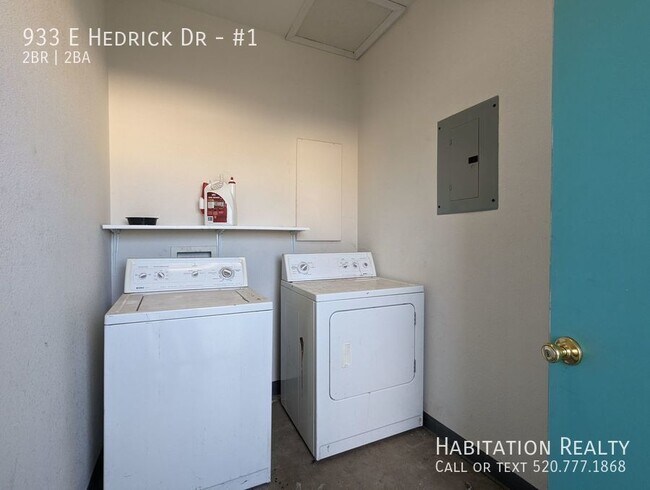 Building Photo - 933 E Hedrick Dr