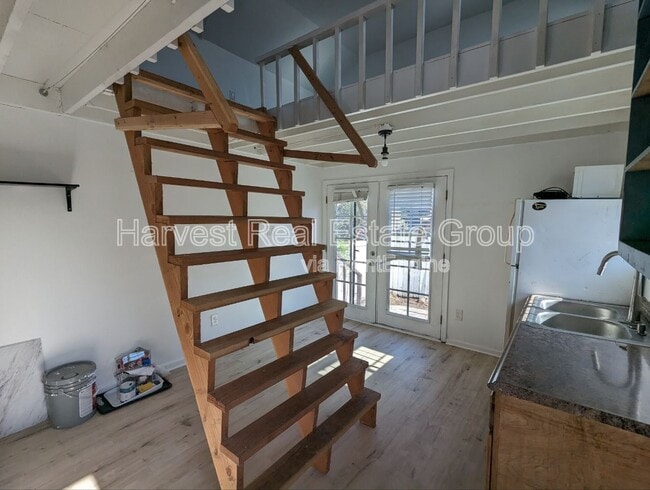 Building Photo - 2121 65th Ave
