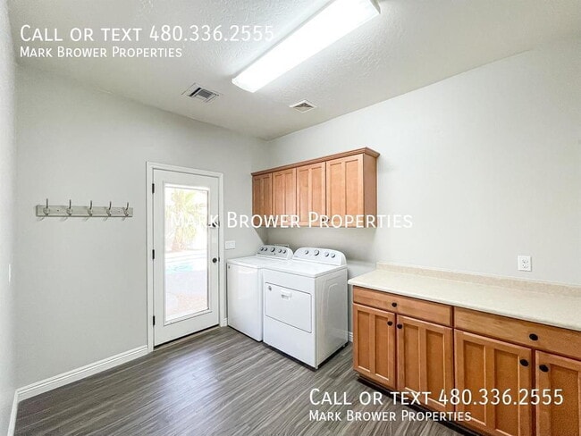 Building Photo - 1181 E Hawken Way