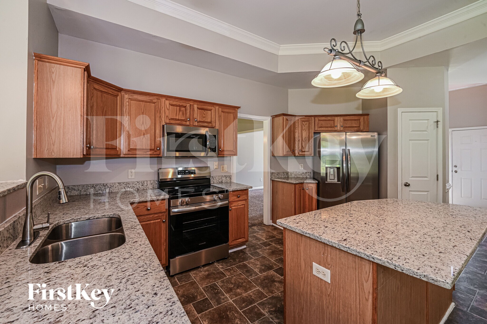 Building Photo - 6015 Forest Pond Dr