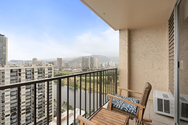 Building Photo - Waikiki Fully furnished studio/1 ba / 1 prk Washer/Dryer in unit
