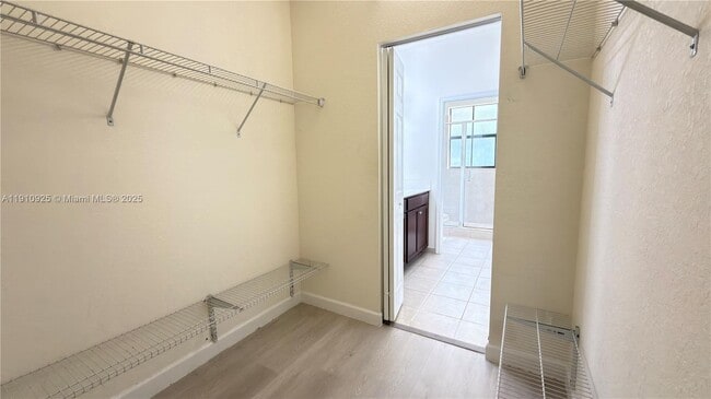 Building Photo - 10337 W 34th Ln