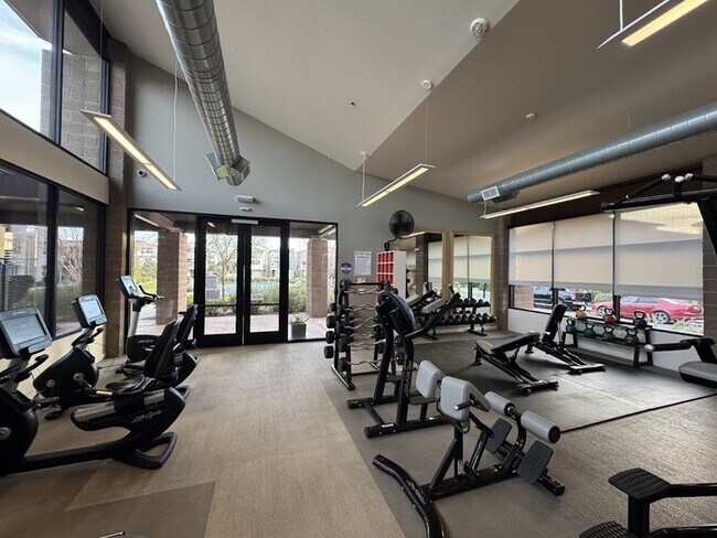 Building Photo - Chandler Luxury Townhome