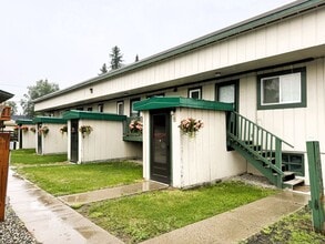 Building Photo - Fully Remodeled Studio Apartment | All Utilities Included | Great Location