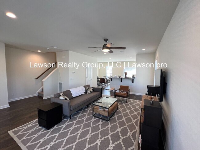 Building Photo - Upscale and Spacious Daleville Townhome