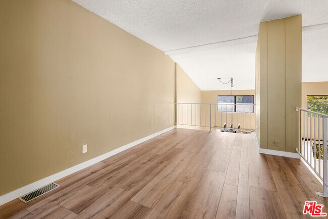 Building Photo - 1944 Glendon Ave