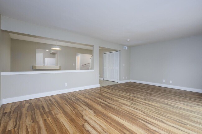 Building Photo - 5842 Niles St