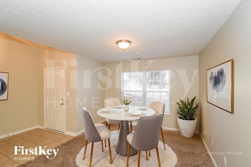 Building Photo - 7044 N Mesquite Ct