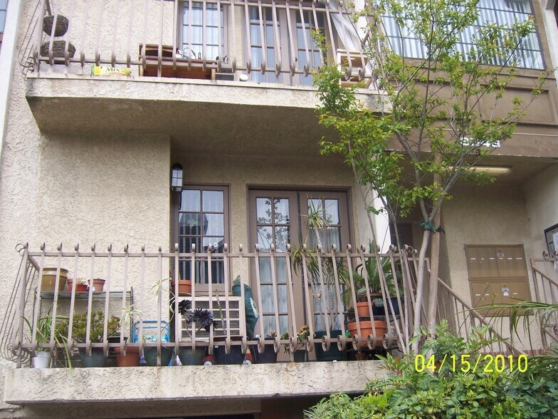 Building Photo - 3546 Hughes Ave