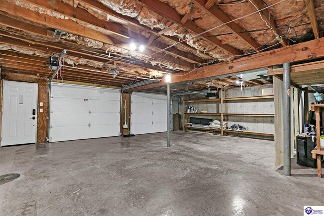 Building Photo - 705 Bon Aire Dr