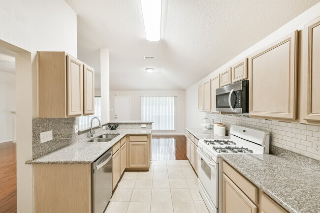 Building Photo - 4119 Hermitage Hollow Ln