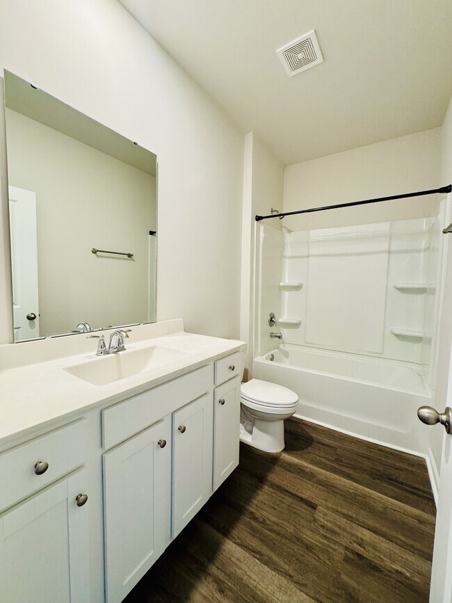 Building Photo - 1805 Castlebay Dr