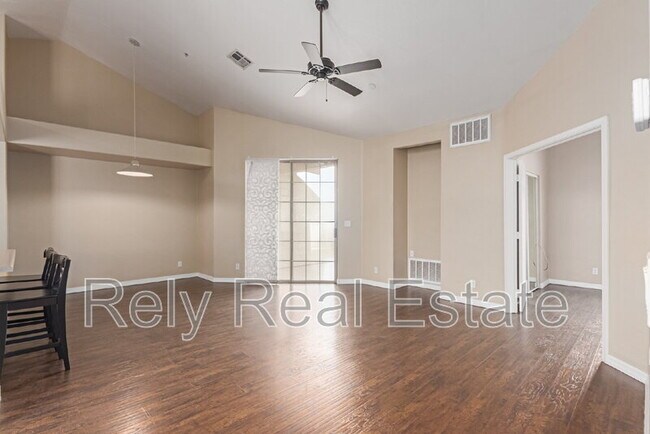 Building Photo - 2801 N Litchfield Rd