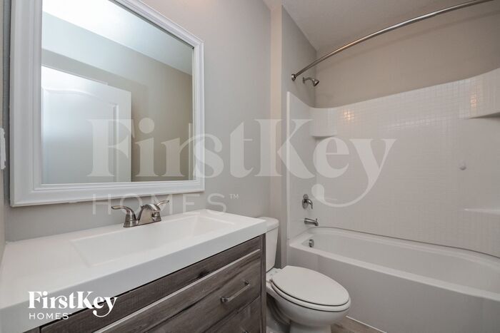 Building Photo - 2160 Sequoia Way
