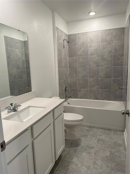 Building Photo - 355 Loch Ct