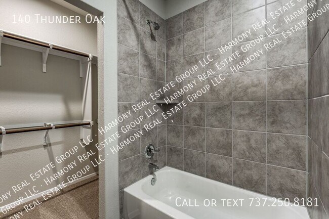 Building Photo - 140 Thunder Oak
