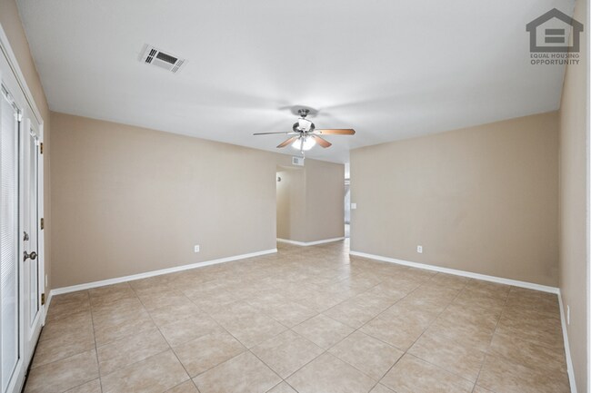 Building Photo - 3Bed/2Bath House at Thunderbird/59th Ave! Ready for Immediate Move-In! – RV GATE!