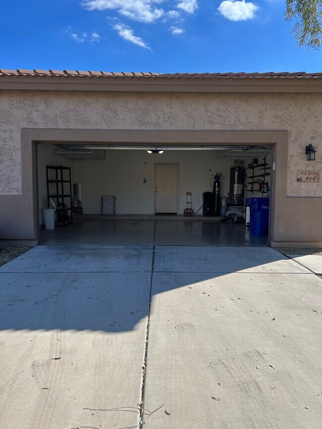 Building Photo - 25 S Quinn Cir