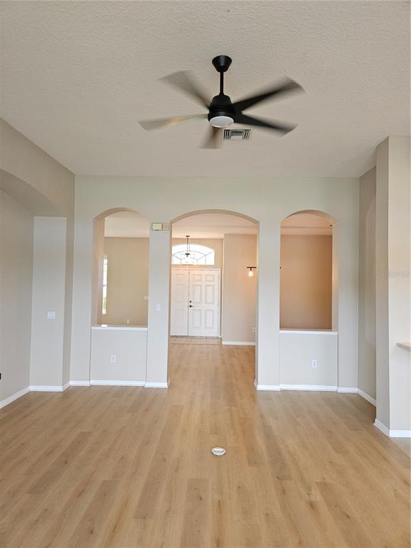 Building Photo - 2010 Tarragon Ln