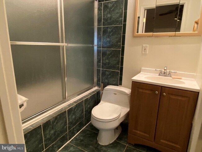 Building Photo - 3205 Labyrinth Rd