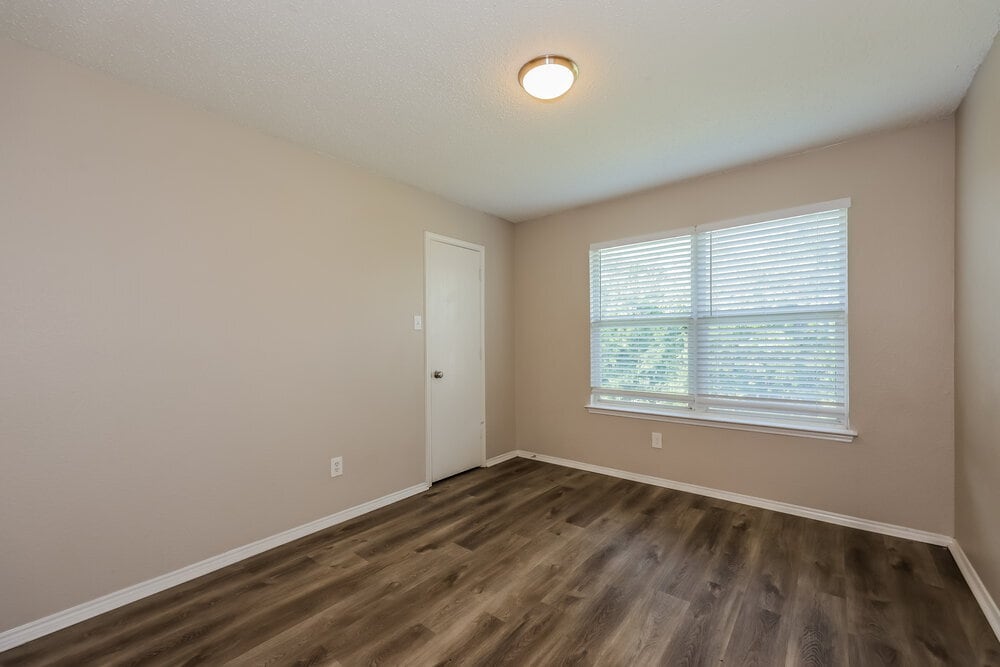 Building Photo - 7024 Lake Jackson Dr