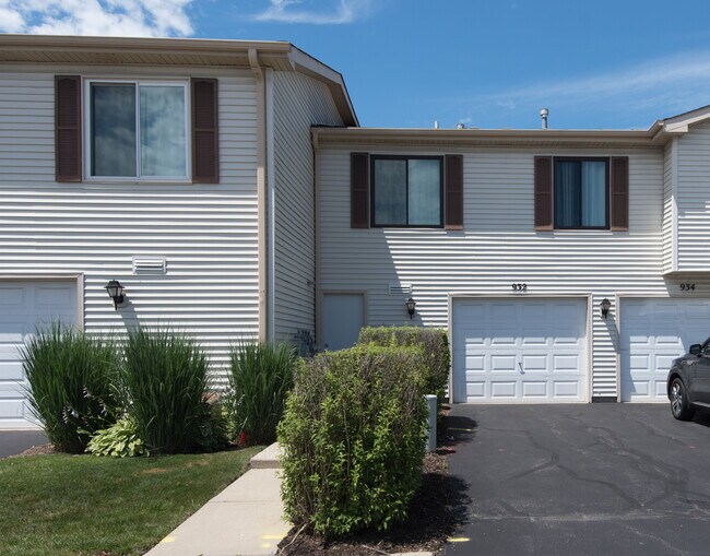Building Photo - 932 Monroe Ct