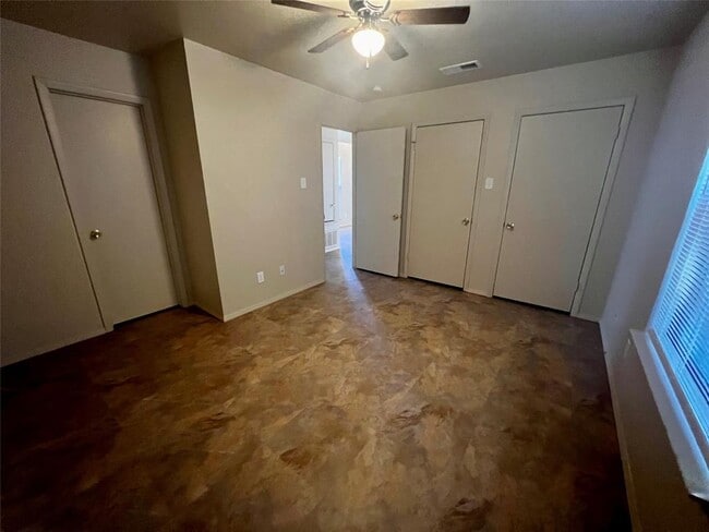 Building Photo - 1204 Blackjack St