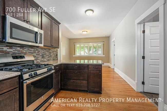 Building Photo - 700 Fuller Ave SE