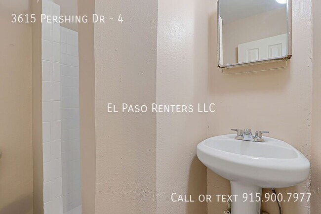 Building Photo - 3615 Pershing Dr