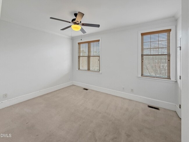 Building Photo - 184 Finsbury St