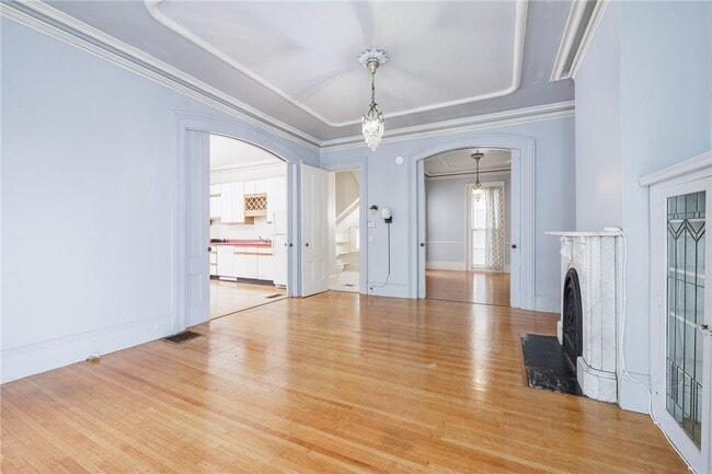 Building Photo - 18 Vick Park B