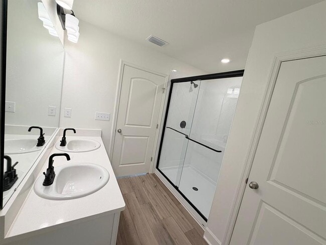 Building Photo - 10423 Plumbago Ln