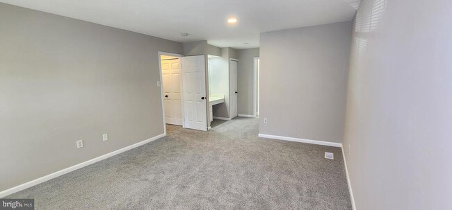 Building Photo - 3145 Elmmede Rd