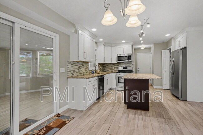 Building Photo - 15888 Muirfield Ct