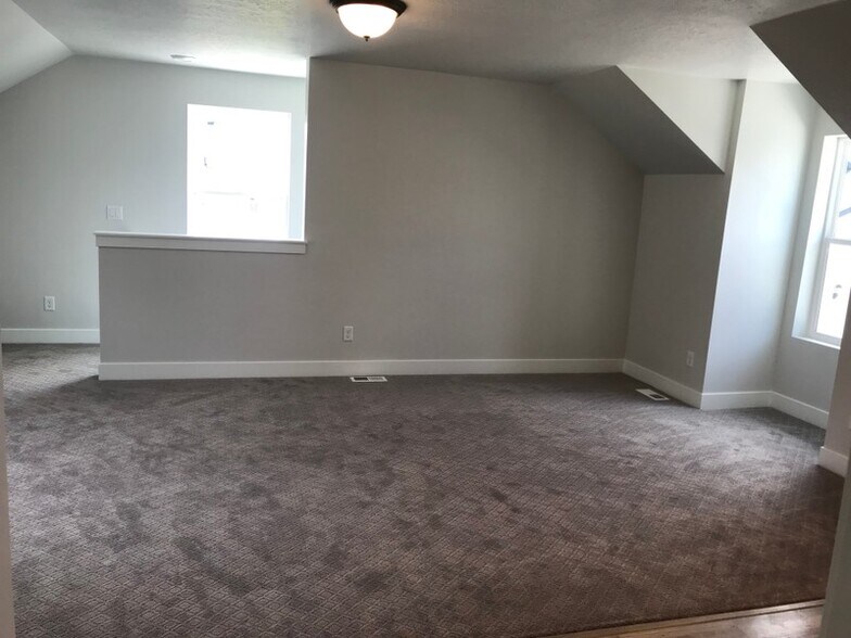 Building Photo - 5152 W Beach Comber Way