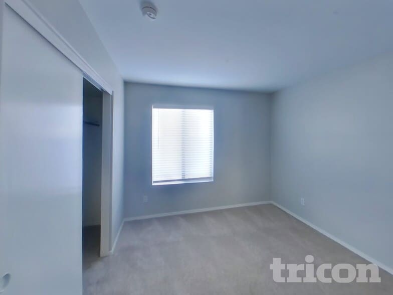 Building Photo - 11445 W Cambridge Ave