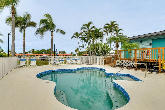 Building Photo - 12112 44th Ave W