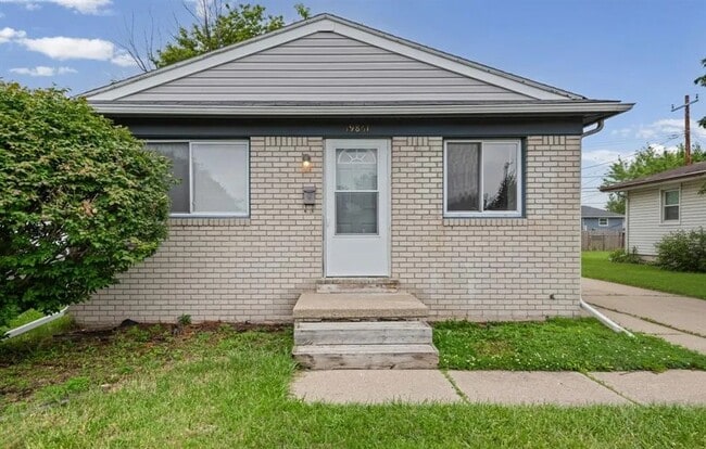 Building Photo - 19861 Vermander Ave