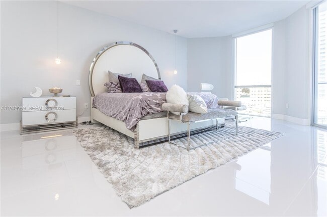 Building Photo - 17111 Biscayne Blvd