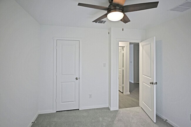 Building Photo - 1808 Stonechat