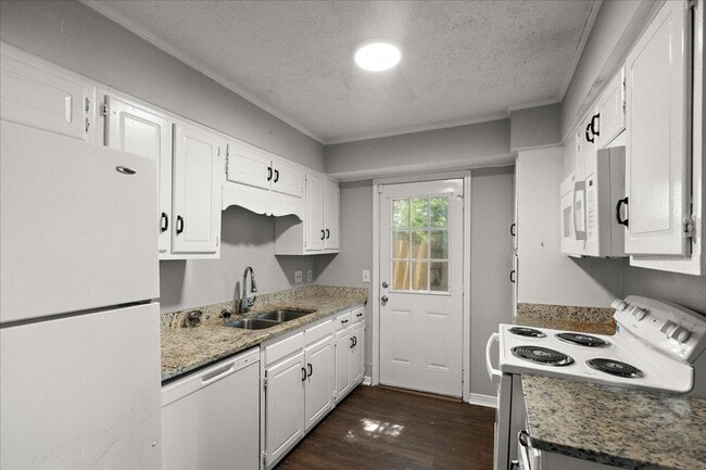 Building Photo - Adorable 3 bed 2 bath Townhome