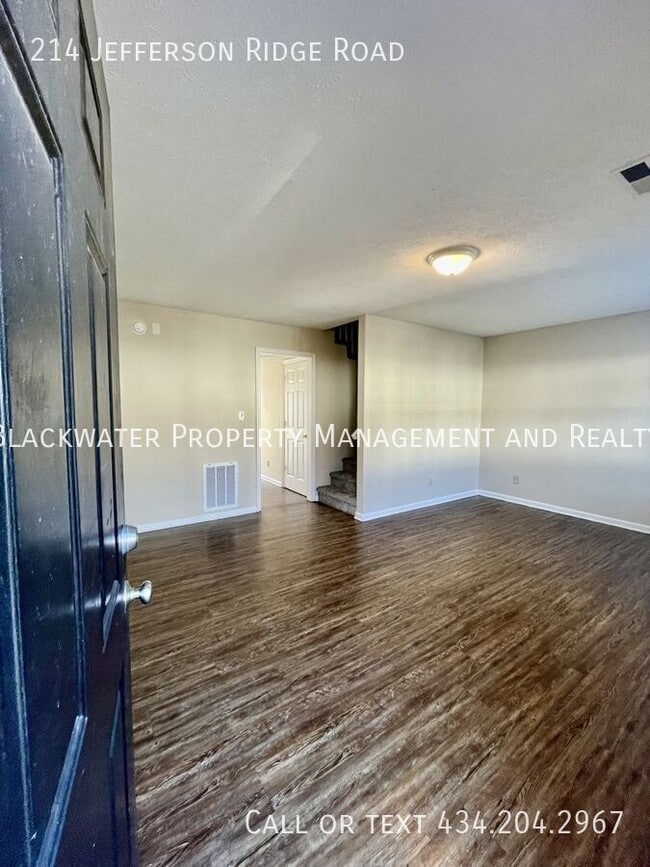 Building Photo - 214 Jefferson Ridge Rd