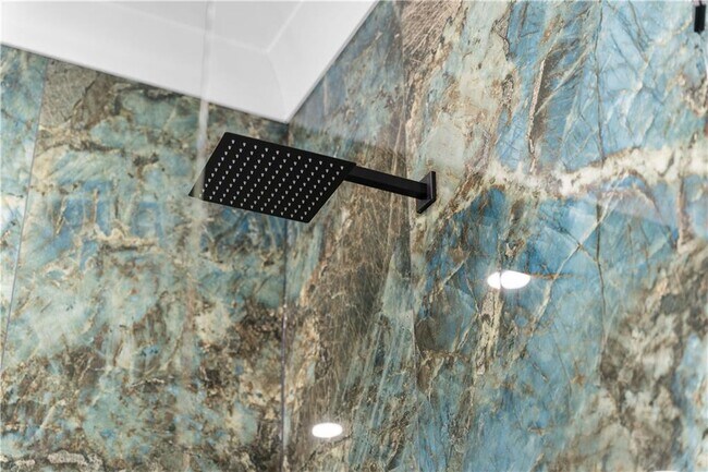 Building Photo - 409 Thunder Rd