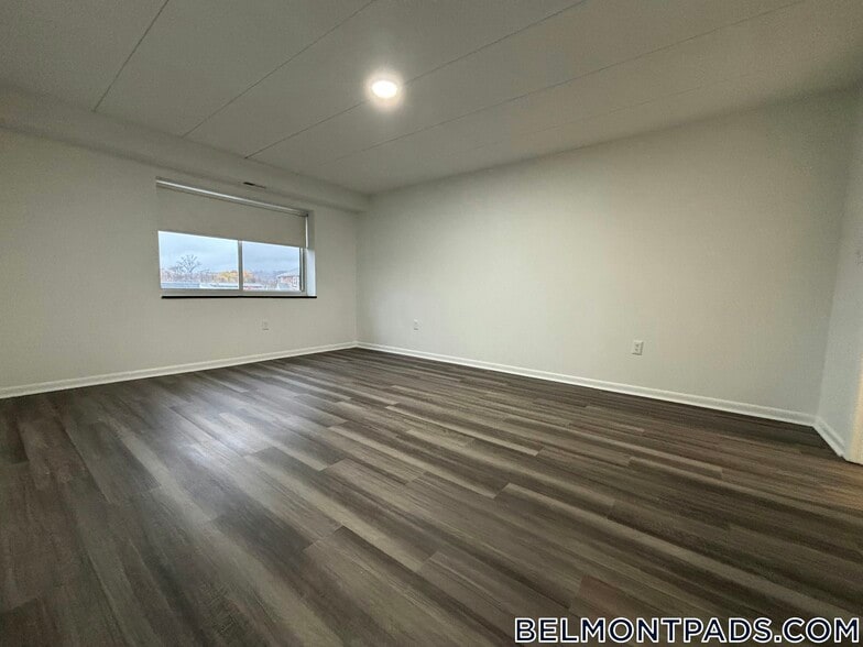 Building Photo - 51 Hill Rd