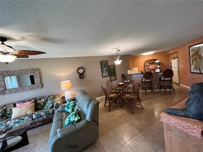 Building Photo - 6100 Bahia Del Mar Cir