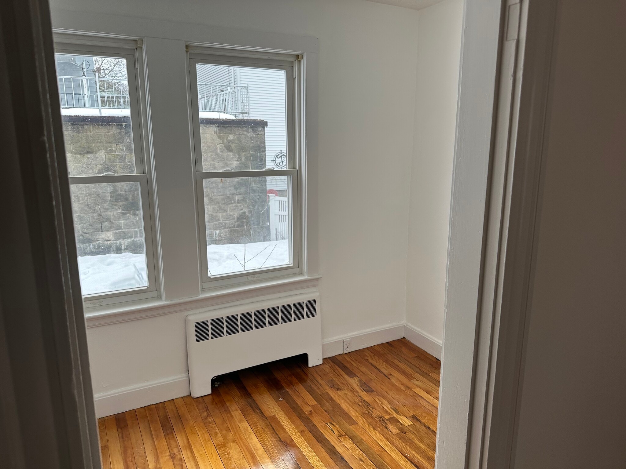 Building Photo - 100 Hull St