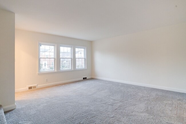 Building Photo - 1809 Glen Ridge Rd