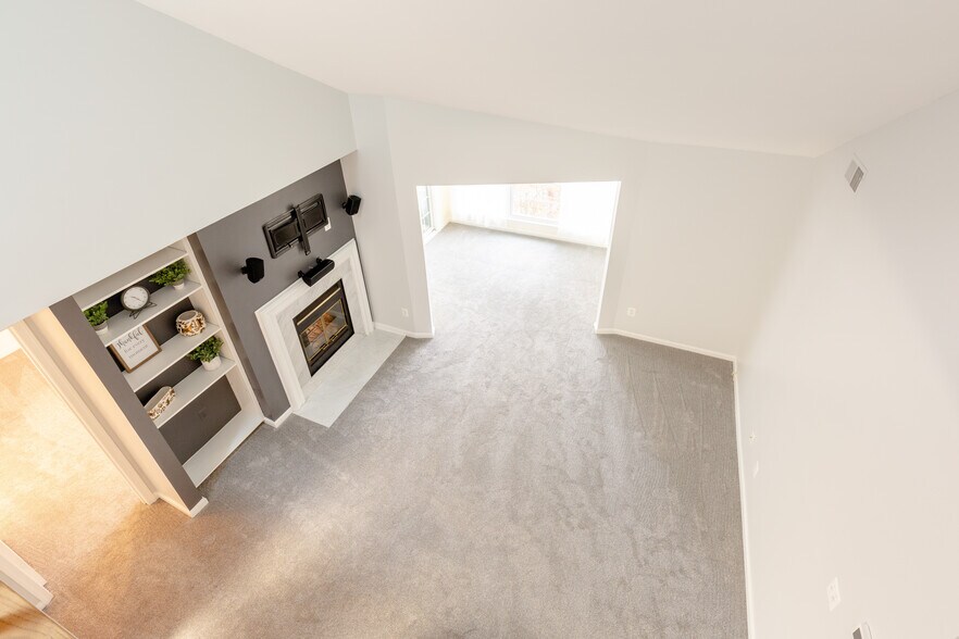 Building Photo - 2241 Lovedale Ln