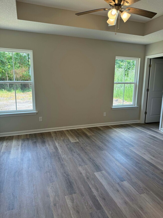 Building Photo - 241 Crown Cir