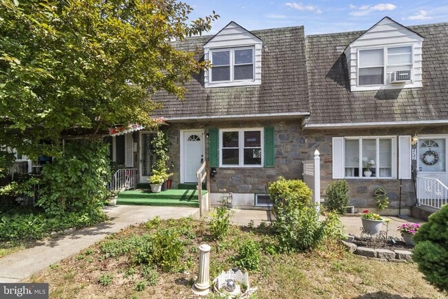 Primary Photo - 2119 Delmar Dr